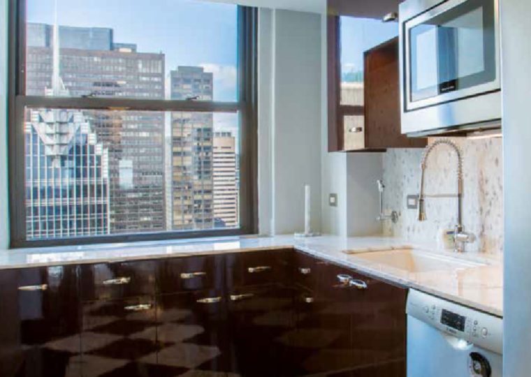 570-35th floor pantry